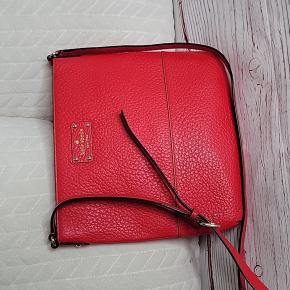 Kate Spade Bay Street CORA Cherry Red Leather Crossbody Bag - Picture 1 of 8